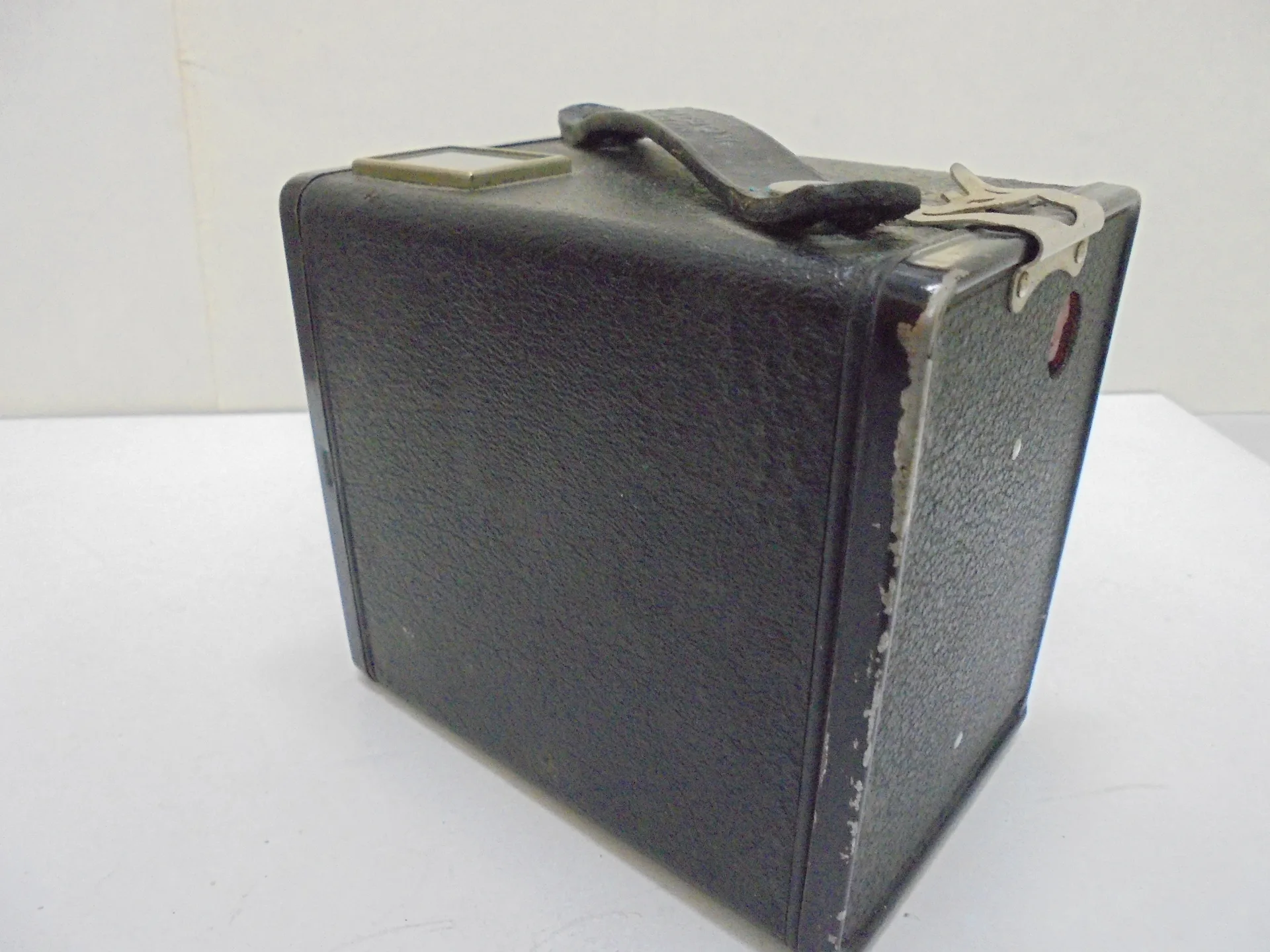 № 8794 Стар фотоапарат kodak six-20 brownie c с кожен калъф