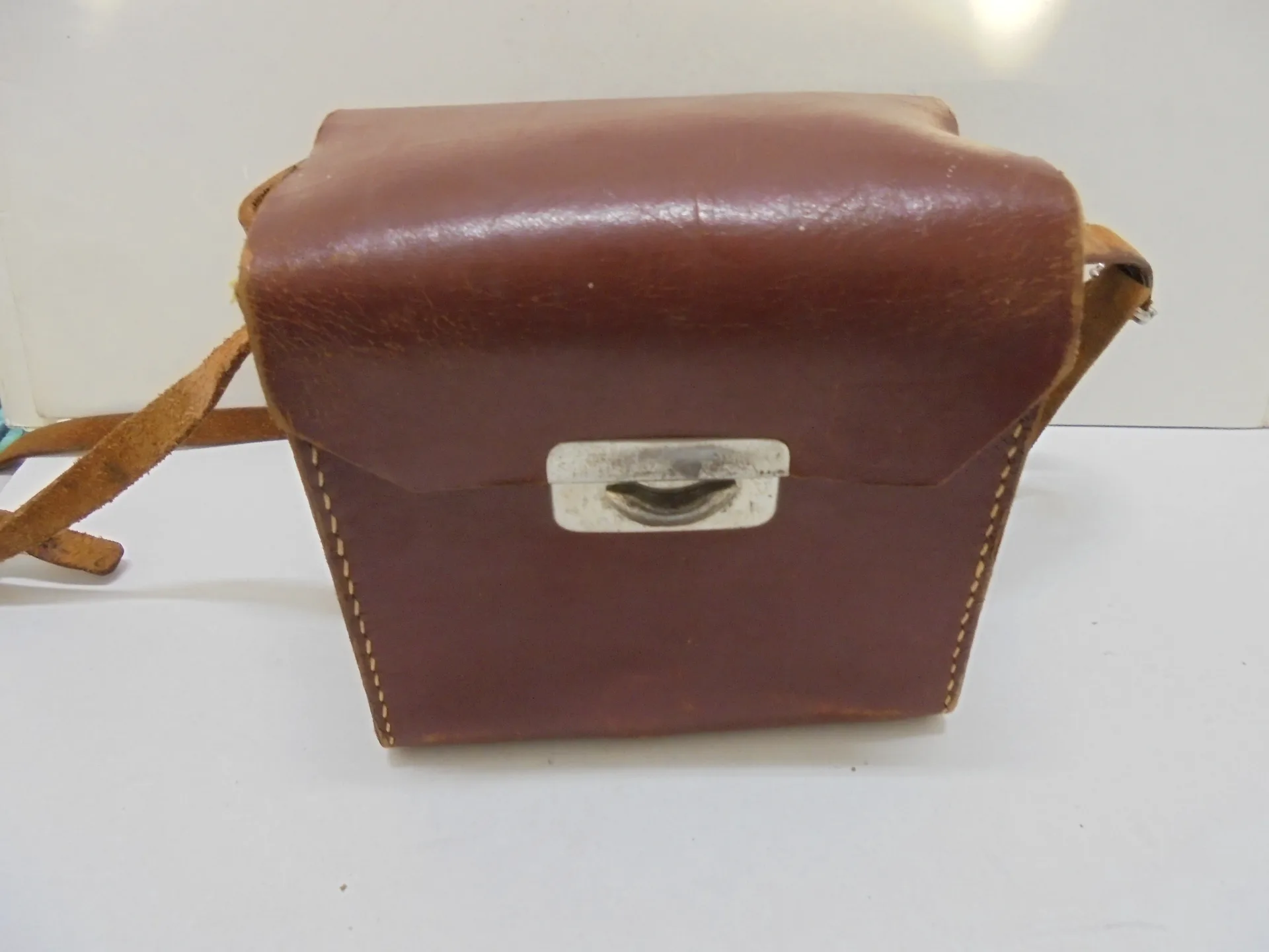 № 8794 Стар фотоапарат kodak six-20 brownie c с кожен калъф